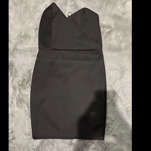 Sleeveless black minidress
